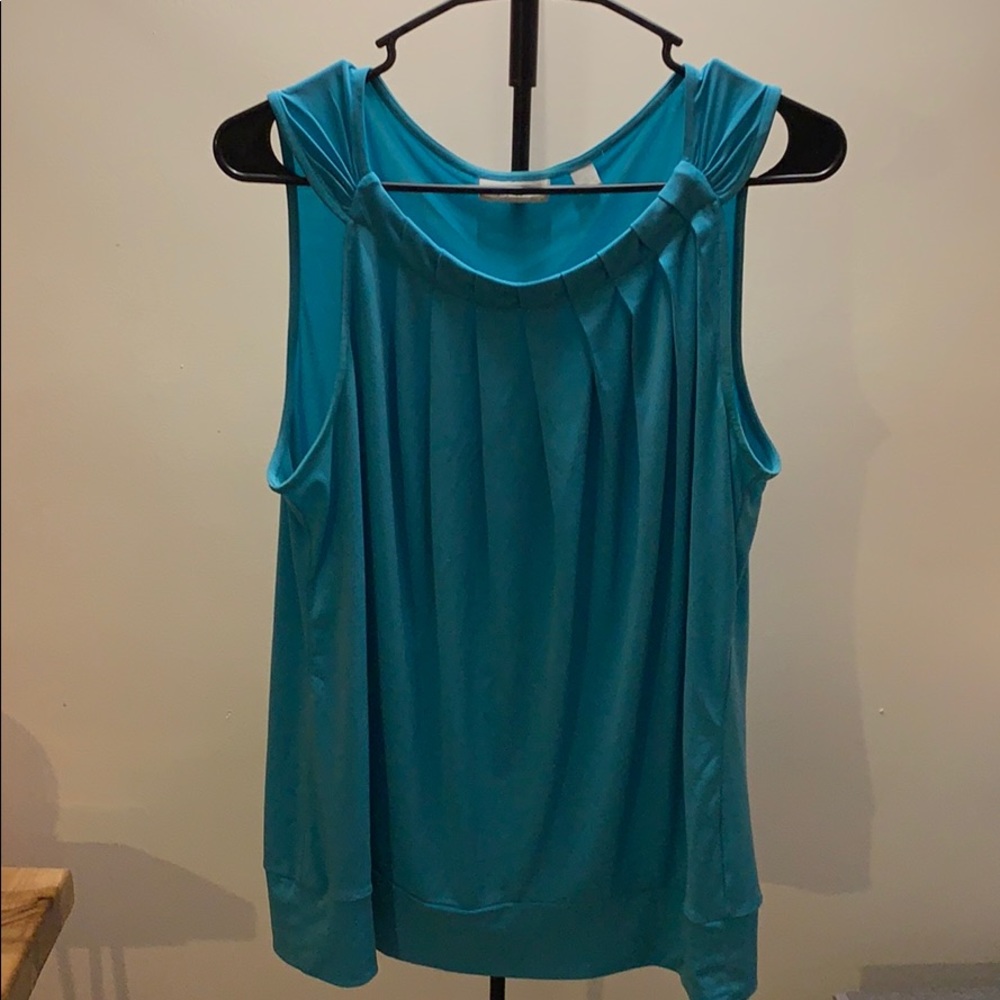 Dressy tank, snug fit bottom